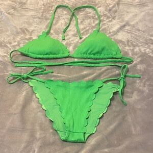 New without Tag - Aerie Scalloped Edge Green Bikini Set XL top, Med bottom.